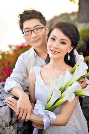 世界级钢琴家 和李云迪齐名 离婚后带着8岁儿子 娶了旗袍女皇陈数