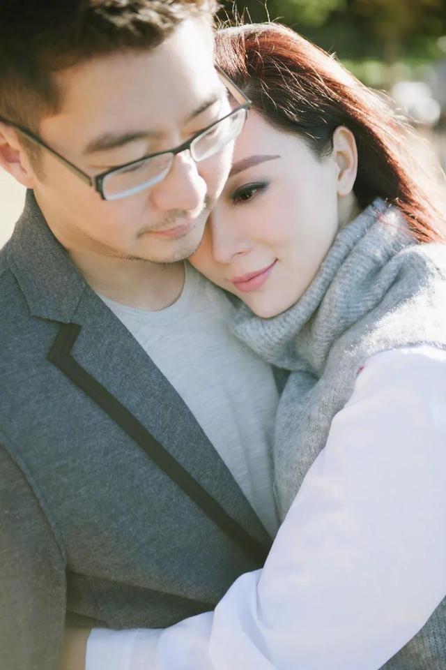 世界级钢琴家 和李云迪齐名 离婚后带着8岁儿子 娶了旗袍女皇陈数