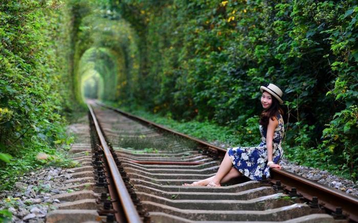 世界网红景点“爱情隧道”,原来在我国也有一条,却一直不知道!