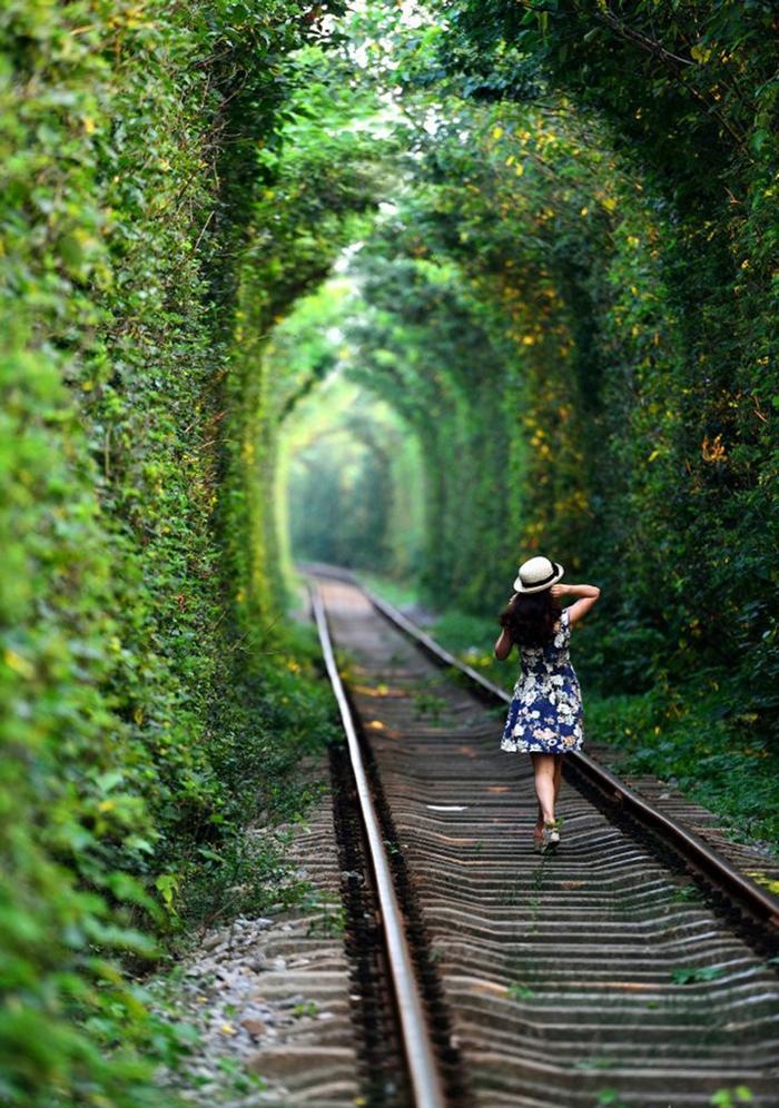 世界网红景点“爱情隧道”,原来在我国也有一条,却一直不知道!