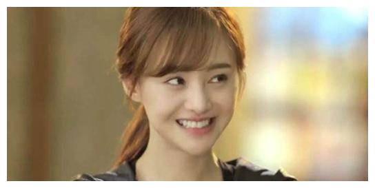 《微微一笑很倾城》郑爽回应发飙事件上热搜,她却人美歌甜红不了