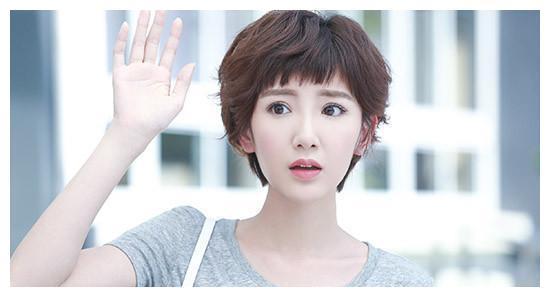 《微微一笑很倾城》郑爽回应发飙事件上热搜,她却人美歌甜红不了