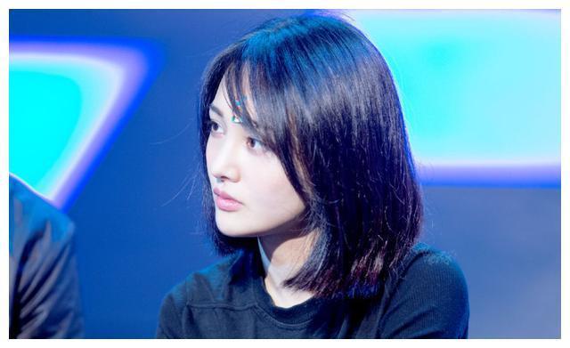 《微微一笑很倾城》郑爽回应发飙事件上热搜,她却人美歌甜红不了