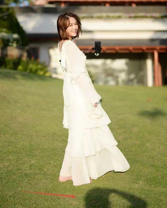 陈乔恩官宣恋情被骂上热搜:我40岁,身家过亿,谈个恋爱怎么了