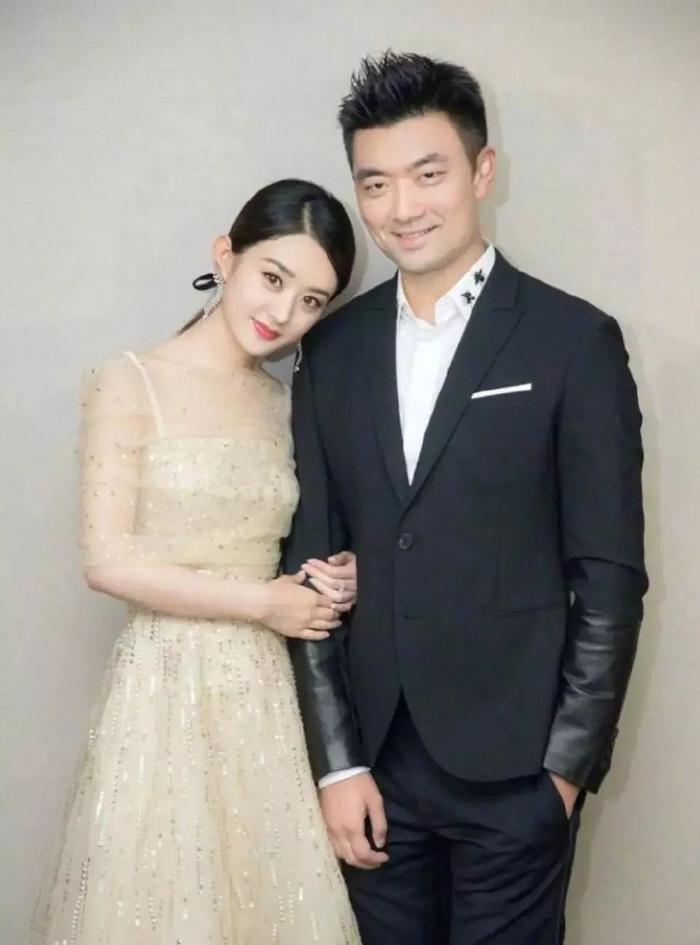 当红小花与经纪人恩断义绝?是钱没分够还是另有隐情