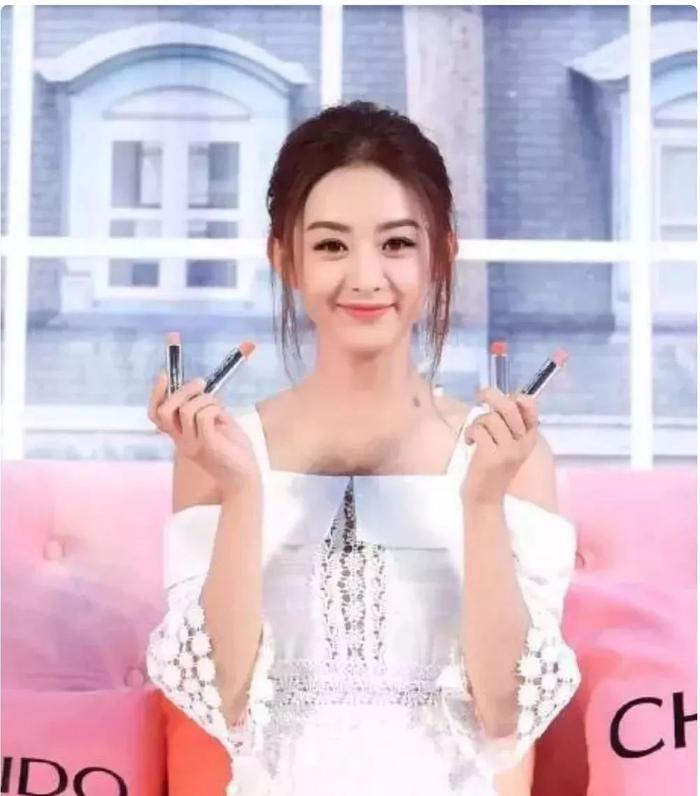 当红小花与经纪人恩断义绝?是钱没分够还是另有隐情