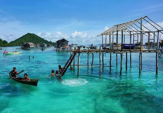 世界最后一支海洋游牧民族,能在水里行走,进化出不一样的身体