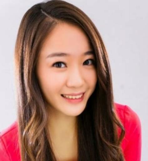 她6岁因一部戏出道，之后红遍整个娱乐圈，今21岁美成这样