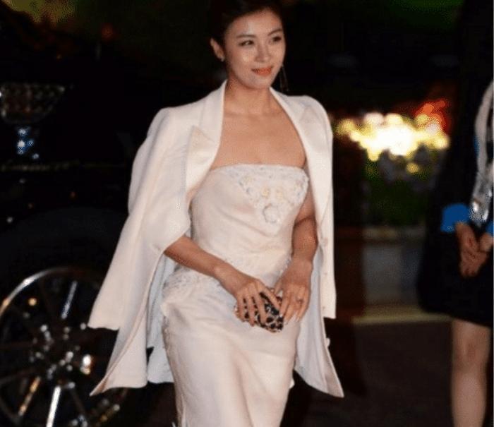 《色即是空》女主如今的样子,40岁的她美丽不减当年,回忆重现