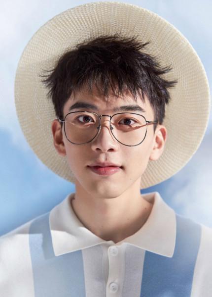 从网红蜕变为演员，费启鸣只用了1部剧，刘同三发微博道出了缘由