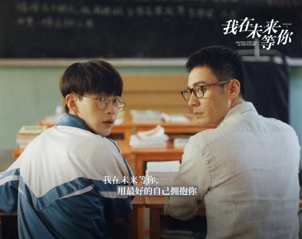 从网红蜕变为演员，费启鸣只用了1部剧，刘同三发微博道出了缘由