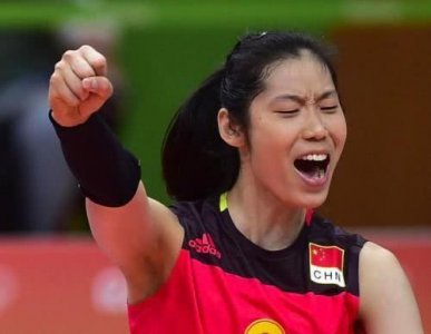 世界排球女王朱婷年薪1100万,最后打到自己银行卡里钱有多少