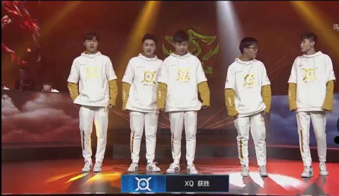 《王者荣耀》面对争议不断的XQ战队,寒夜表示新老结合最佳