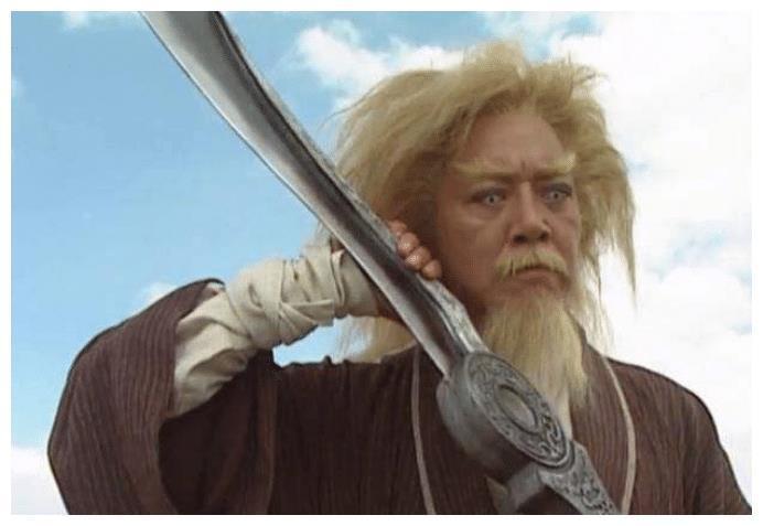 《倚天》4版谢逊不是翻白眼,就是戴美瞳,唯有他是“真瞎”!