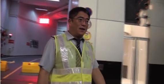 TVB力捧搭黎明一炮而红，遭金融危机破产，今65岁身材发福做保安