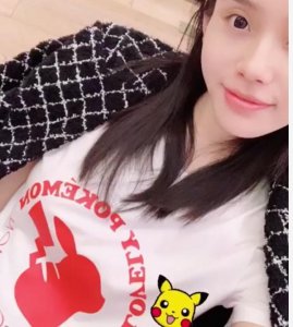 何猷君奚梦瑶逛街被拍!一个穿增高一个穿平底上演最萌身高差