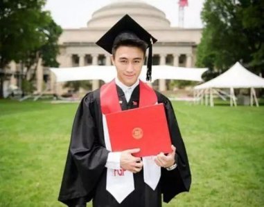 何猷君何超欣拼命考麻省,何超莲考ACCA,靠学习争宠好悲哀