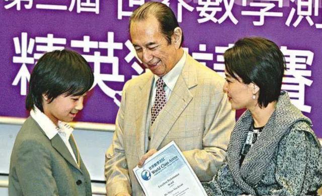 何猷君何超欣拼命考麻省，何超莲考ACCA，靠学习争宠好悲哀