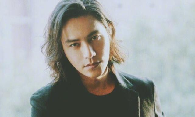 陈坤在线抱怨女演员迟到，网友围观猜测不断，却意外变身虐狗现场