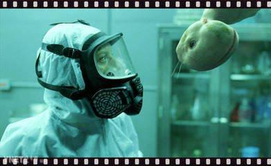 《人兽杂交》如此疯狂地科幻片。