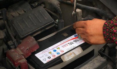 ​为什么电瓶要在4s店里更换