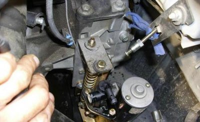 汽车离合线断了怎么办 离合线断了修下多少钱