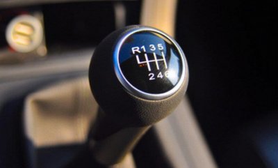 手动挡打火的正确顺序