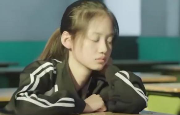 《我心雀跃》:一部能随时令人体会到夏日般明媚的青春乐章