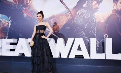 景甜:一身黑色镂空薄纱长裙美艳动人,美的无与伦比!