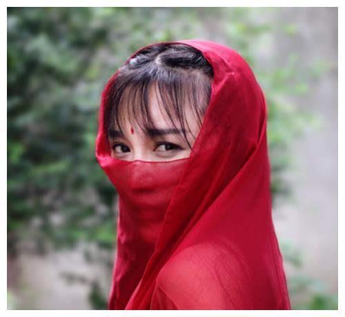 李子柒院子真容曝光,关掉滤镜之后,仙境变成了现实