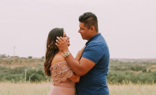 老公出轨不承认还谎话怎么办? 老公出轨不承认还谎话怎么办?