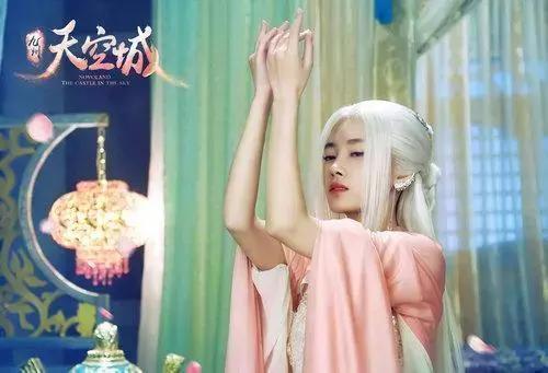 鞠婧祎159cm身高遭关晓彤吐槽讽刺,尴尬回应