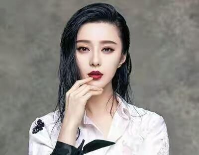 范冰冰母女同侍香港大佬?看媒体怎么道歉