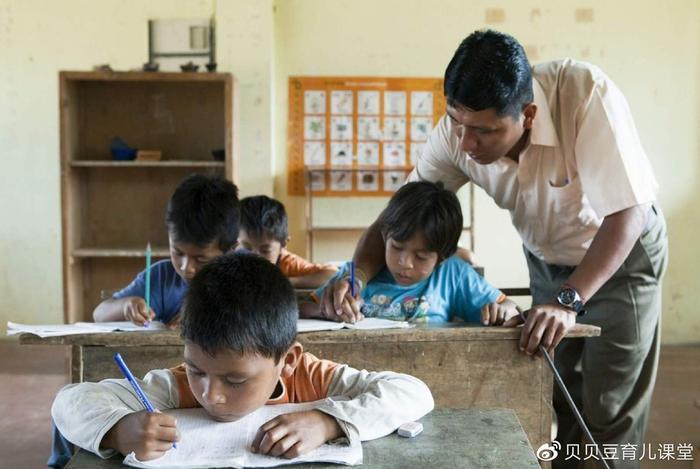 还记得希望工程的大眼女孩吗?当初靠神情震撼国人的她成功逆袭了