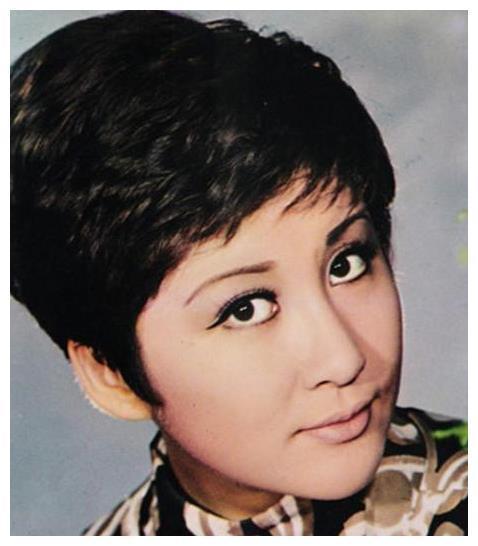 她是李小龙情人,向华强出钱养她40年,向太不敢干涉