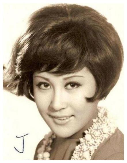 她是李小龙情人,向华强出钱养她40年,向太不敢干涉