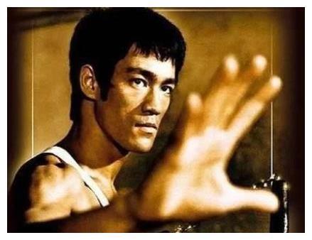 她是李小龙情人,向华强出钱养她40年,向太不敢干涉