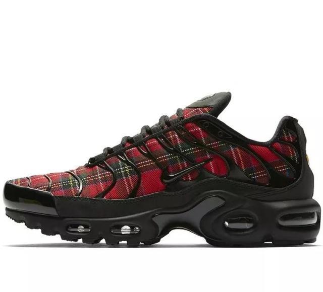 Nike气垫跑鞋花样这么多,哪双脚感最好?