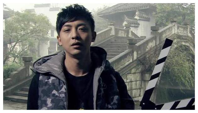 李佳航把益达吃火了,为什么益达却不找他代言?官微竟这样回复!