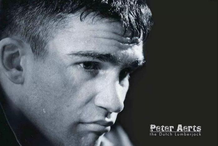 80人晕在他脚下!6分钟内KO三个著名拳王!这就是世界最重的腿!