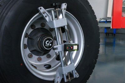 ​转向轮定位一般通过什么调整