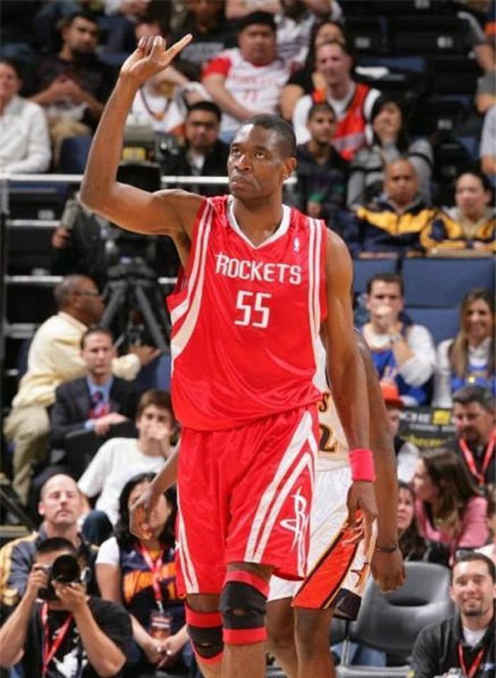 NBA最霸气的8大庆祝动作，哈登嫌你太菜，第一只能他做