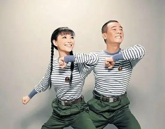 “山鸡哥”陈小春,为何会被小16岁的应采儿“压得死死的”?