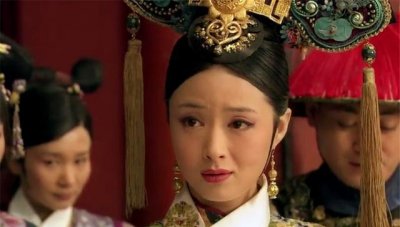 ​甄嬛传：华妃嫉恨妃嫔得宠，为何她得宠华妃不害她还帮她争宠？