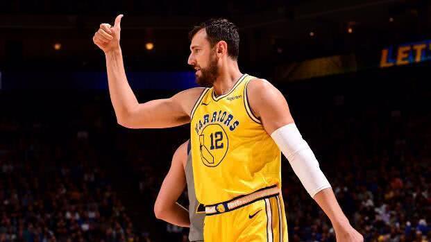 KD是世界上最好球员，詹皇不配第一人！两大球星谁是第一？