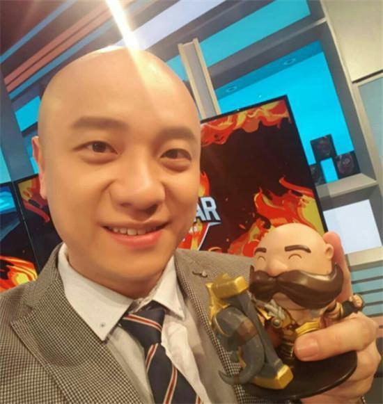 LPL解说氧气瓶评国产最强中单! 韦神与卢本伟上榜, 引网友热议