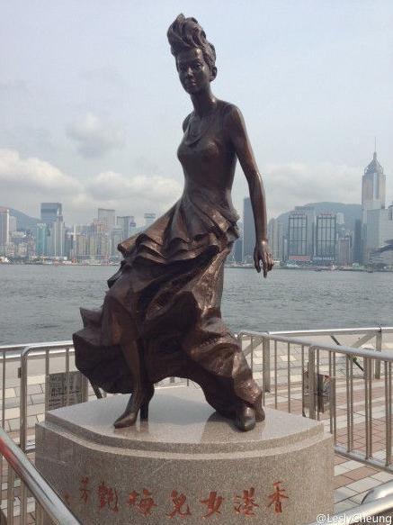 香港女儿梅艳芳和张国荣同年辞世,刘德华出席葬礼,为何她没下葬