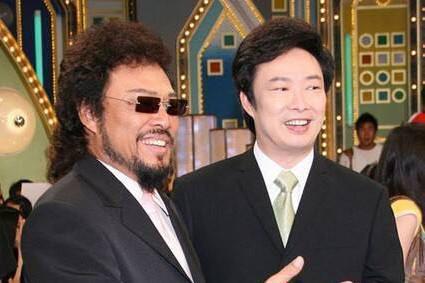 娱乐圈最孝顺的明星：为了陪父亲过年，拒绝上春晚，60岁仍旧单身