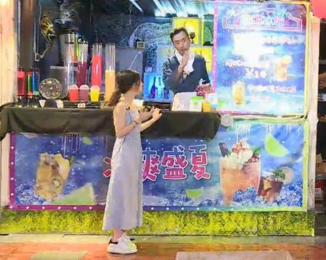 消失20多天的冯提莫又开播了，网友：怎么又换头了！