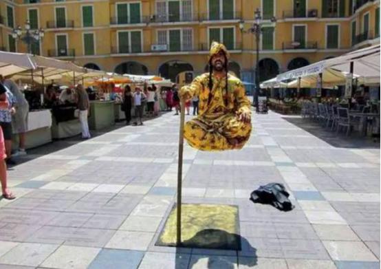 “悬浮术”究竟是怎么做到的?看完感觉智商被侮辱!